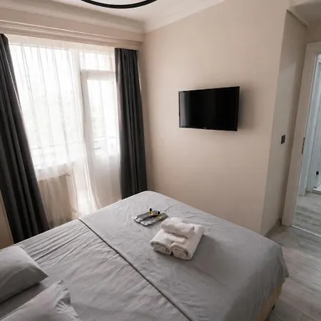 Luna Hotel *